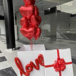 оробка сюрприз с воздушными шарами «Для любимой N1»