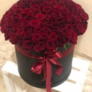 Розы бордовые в шляпной коробке (AirBoxFlowers) модель-1
